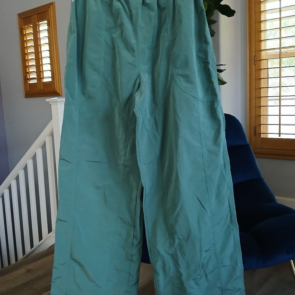 NWOT Free People Movement Stadium Pants in Vintage Green. Size M - Picture 5 of 12